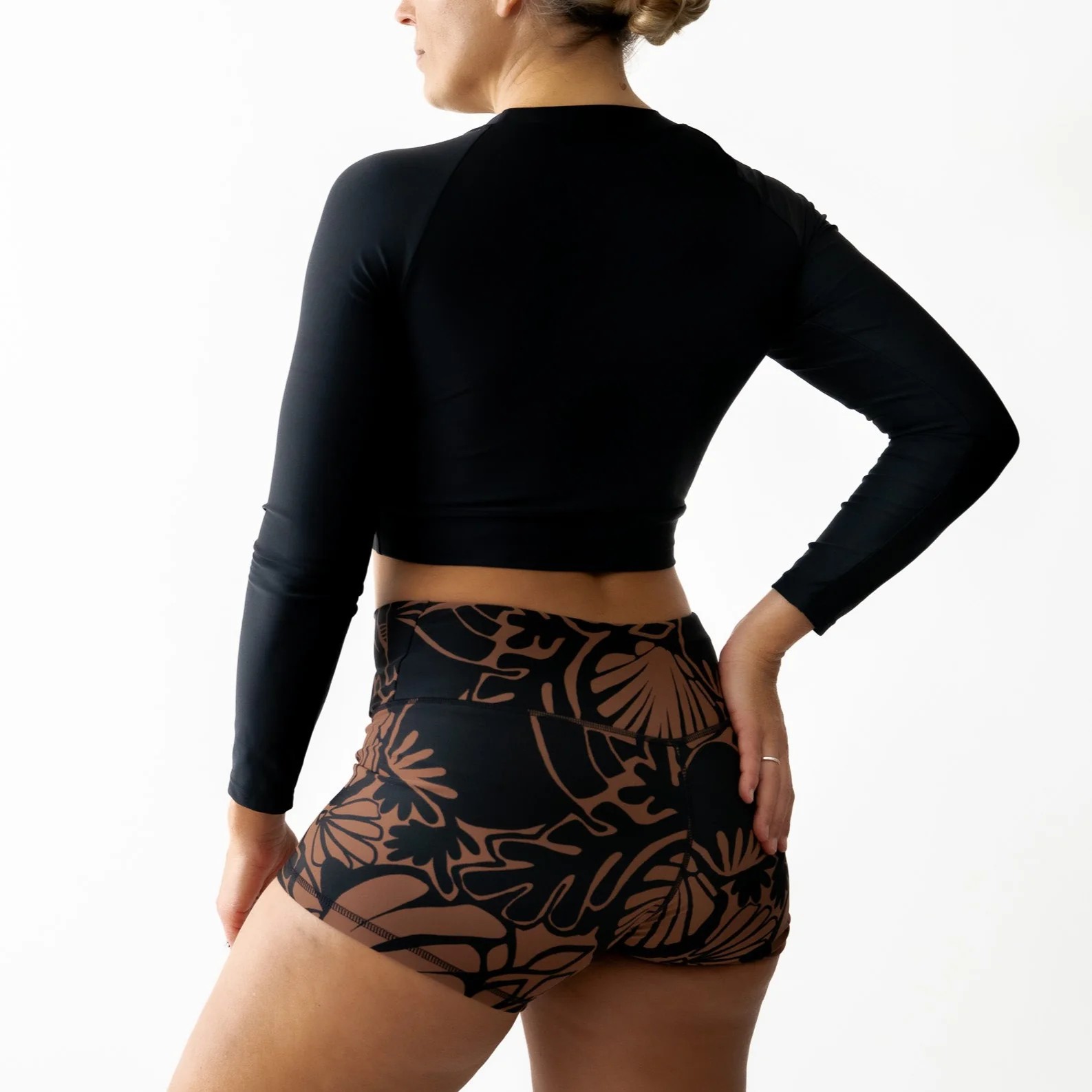 Classic Black Cropped Rash Shirt - Image 4