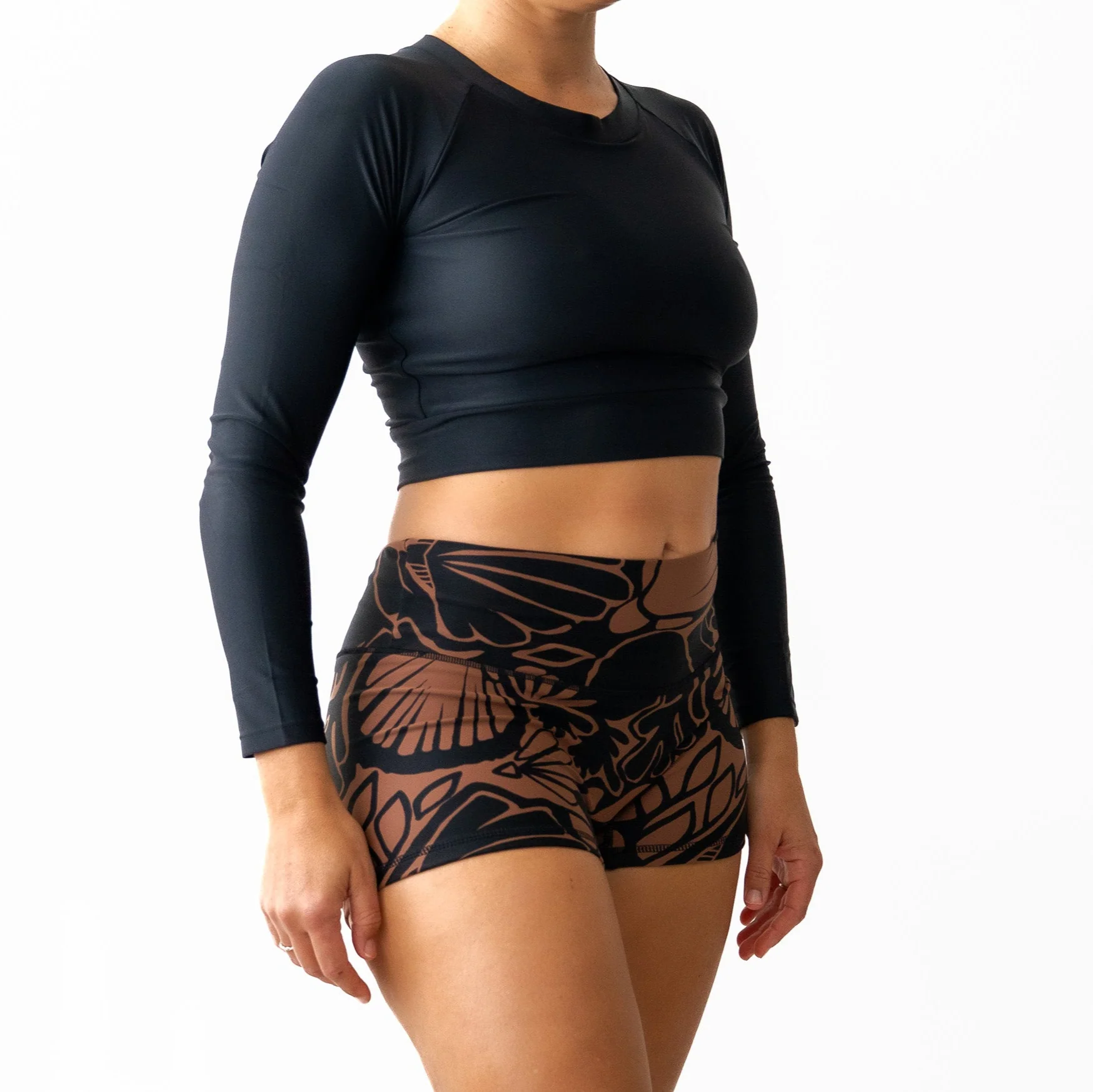 Classic Black Cropped Rash Shirt - Image 5
