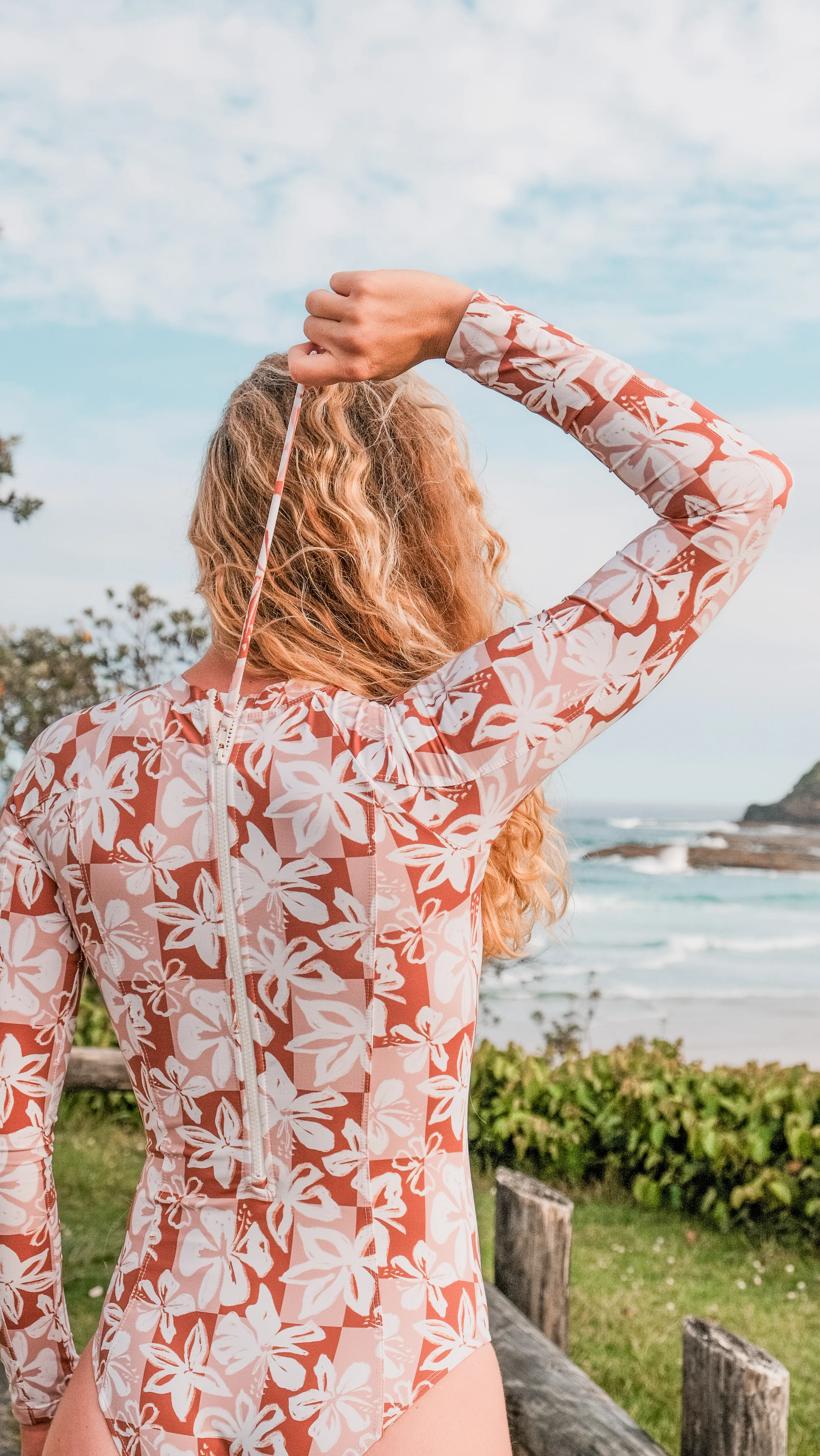 Zip back surf suit Surf Check - Image 5