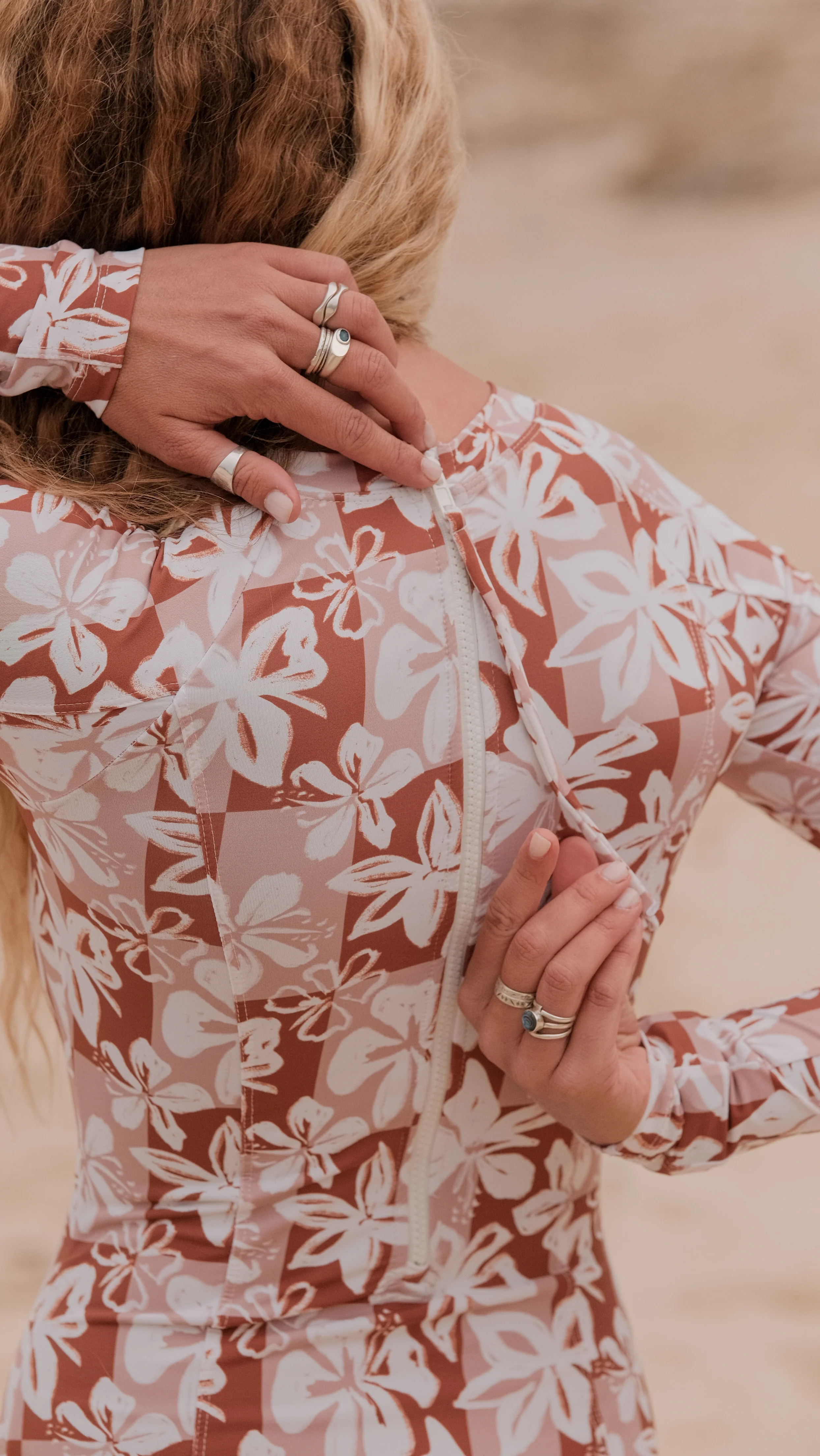 Zip back surf suit Surf Check - Image 8